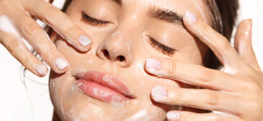Concept per come avere una pelle pulita da acne e impurità - Più Medical